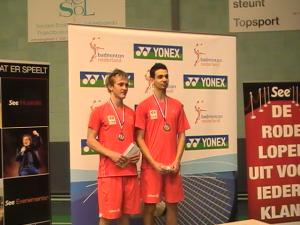 (Miniature) YONEX DUTCH JUNIOR : la paire Lodiot/Maio en argent